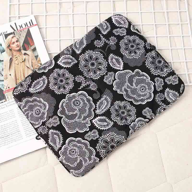 LS - Thirty One Multifunction Clutch Bag